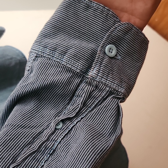 Margaritaville Textured Lightweight Button Down - Picture 6 of 8